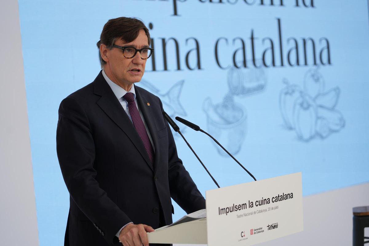 El president de la Generalitat, Salvador Illa, durante el acto en Barcelona en el que ha anunciado que Tarragona acogerá el IV Congreso Catalán de la Cocina.