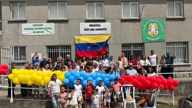 Uno de los actos de la Hermandad de Venezolanos en A Estrada, en su sede de Guimarei.  |