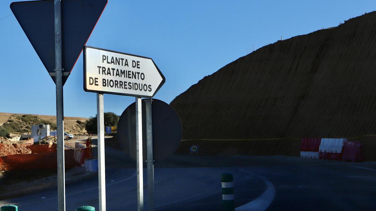 Entrada a una de las plantas de Biogás de Lorca.