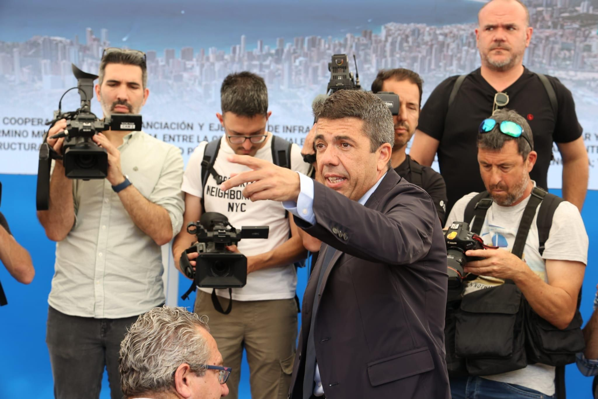 Visita de Carlos Mazón a Benidorm con motivo de la charla sobre las mejoras en la estación de bombeo y la depuradora