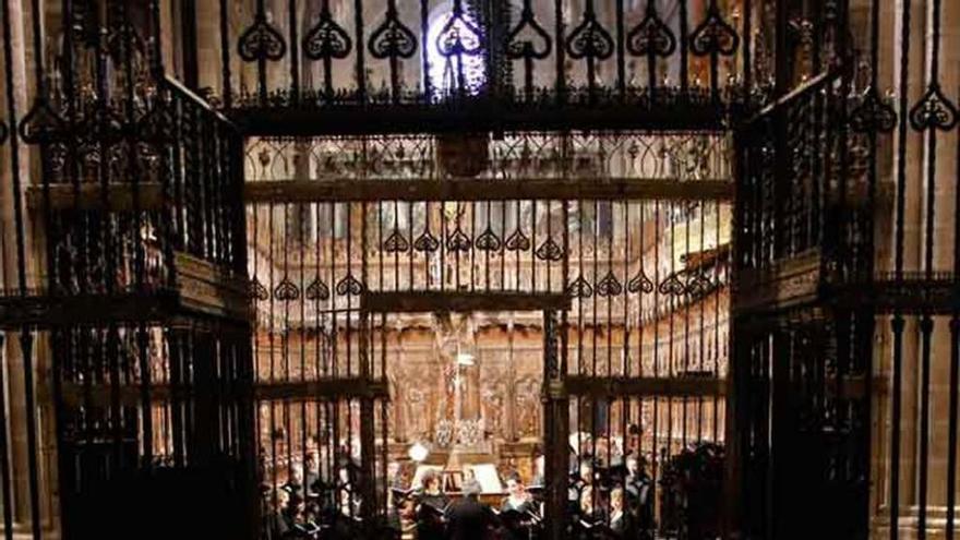 El coro de cámara de la Universidad de Salamanca estrena en la Catedral &quot;Lucernario&quot; de Miguel Manzano