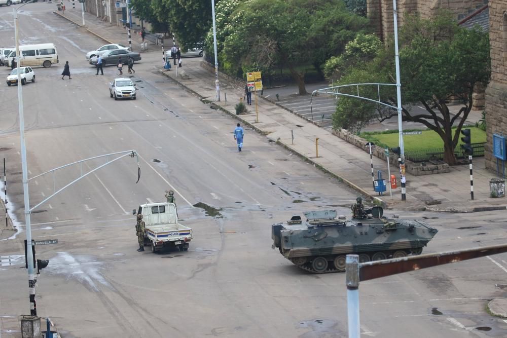 Los militares toman las calles en Zimbabue