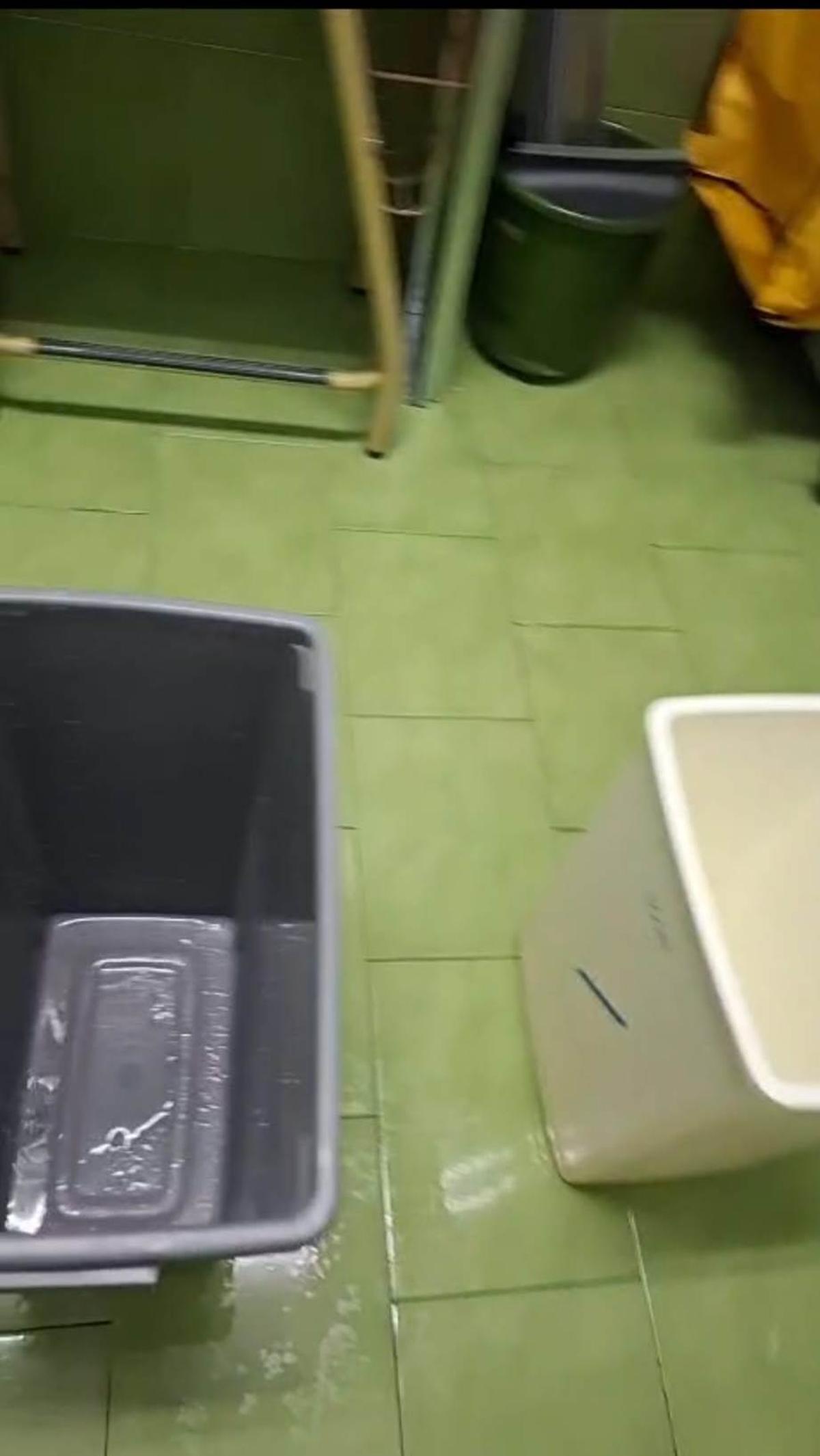 Cubos en uno de los espacios del colegio Ponce de León de Plasencia.