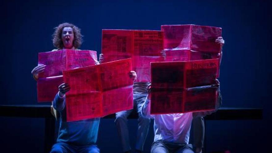 Representación de la obra Zenit, la realidad a su medida, que el viernes llega al Gran Teatro.
