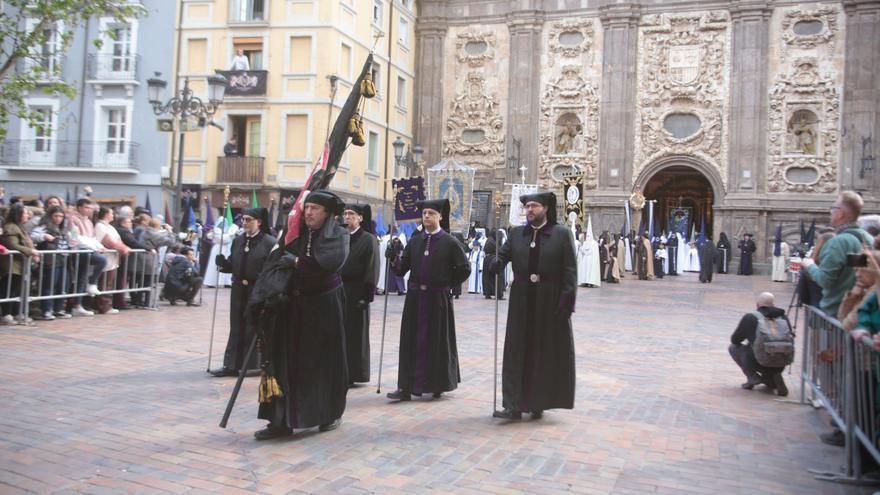 La lluvia interrumpe la procesión del Pregón en Zaragoza