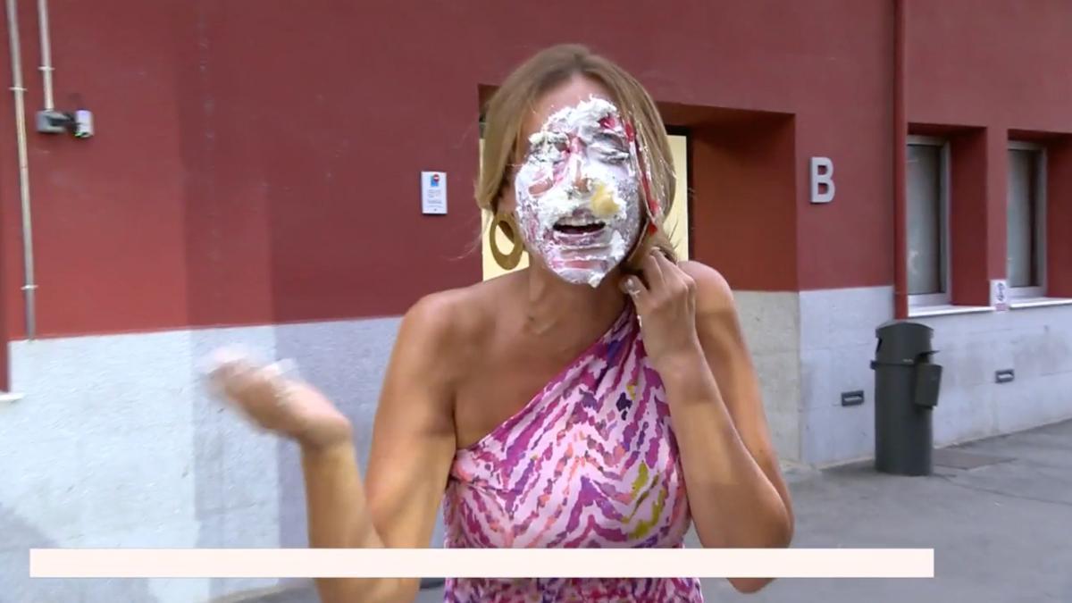 Verónica Dulanto recibe un tartazo en 'Fiesta'