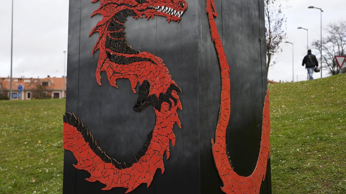 Varias de las composiciones que conforman la ruta de mosaicos en Olivares.