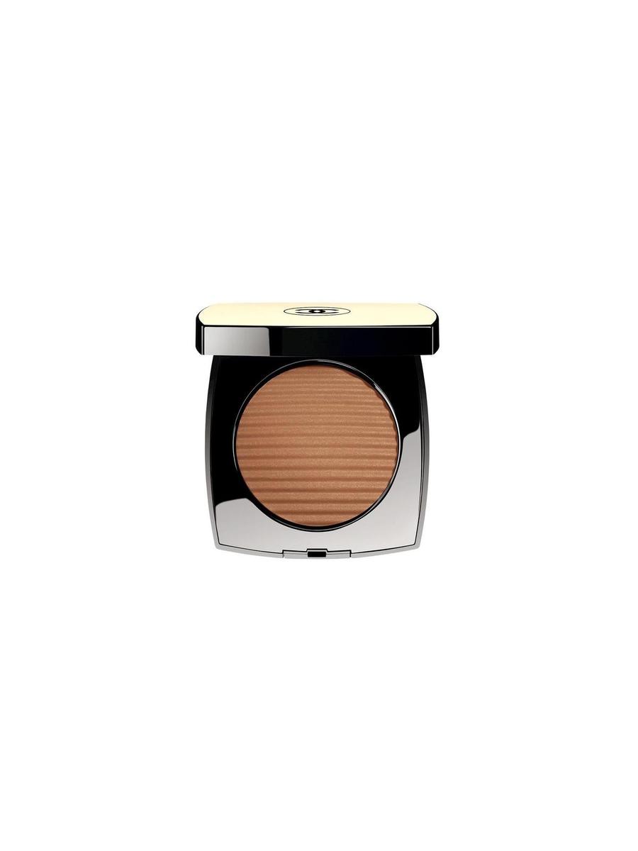 Colección crucero de maquillaje de Chanel: Poudre Belle Mine Ensoleillée Medium Deep