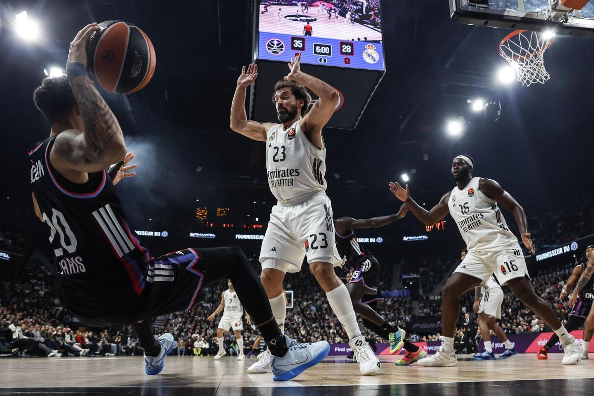 El ritmo y el rebote ofensivo del París acaban con la racha del Real Madrid.