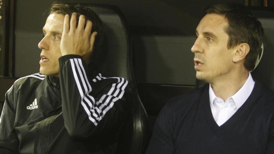 Gary Neville: &quot;No hay ningún problema con Parejo&quot;