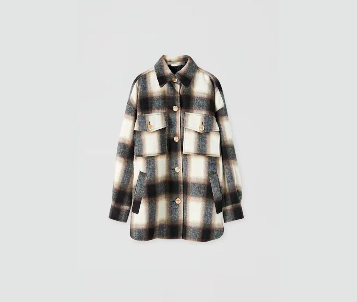 Sobrecamisa de cuadros de Pull&amp;Bear. (Precio: 35,99 euros)