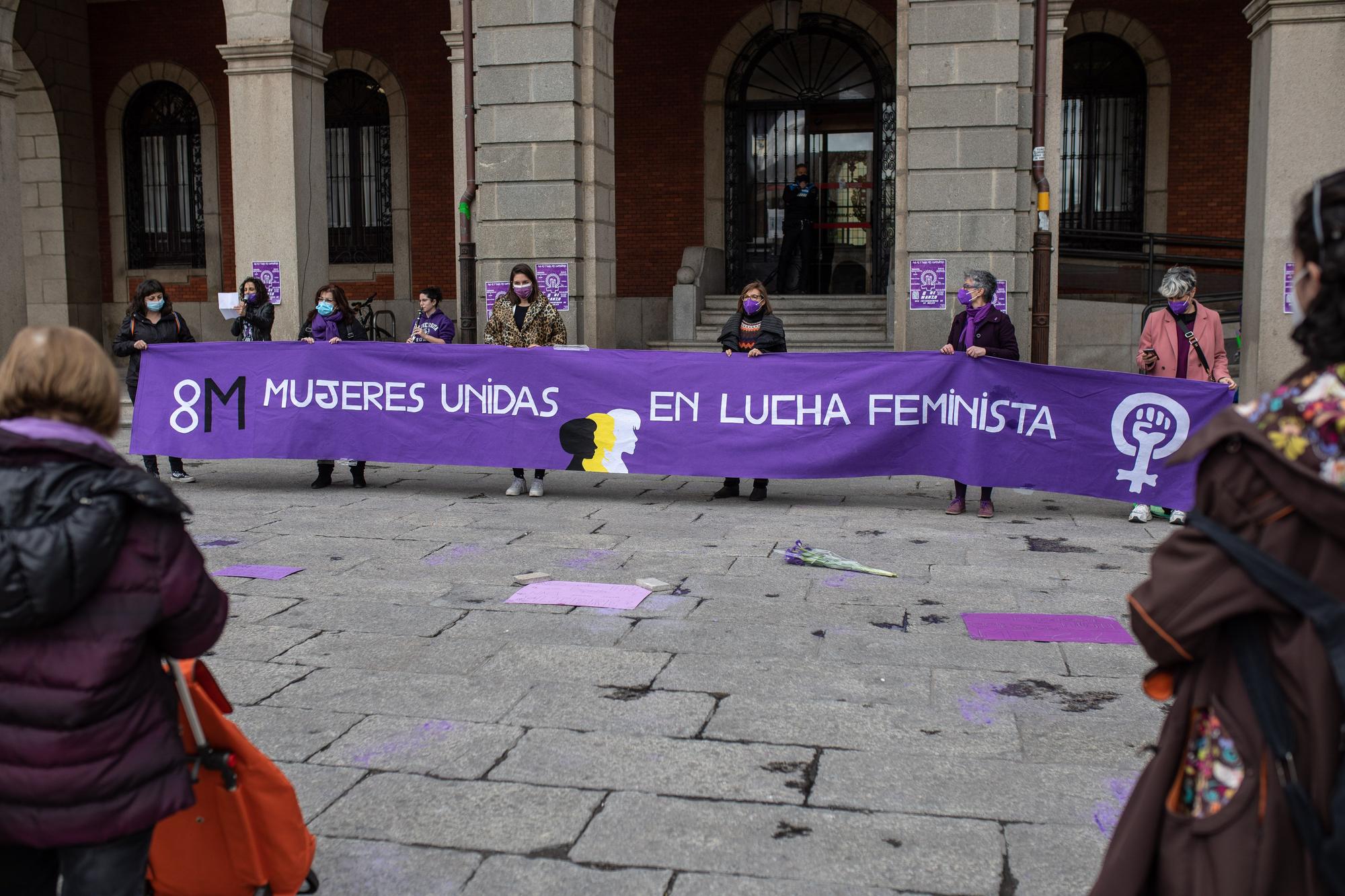 GALERÍA | Concentración de la Asamblea de Mujeres por el 8M en Zamora