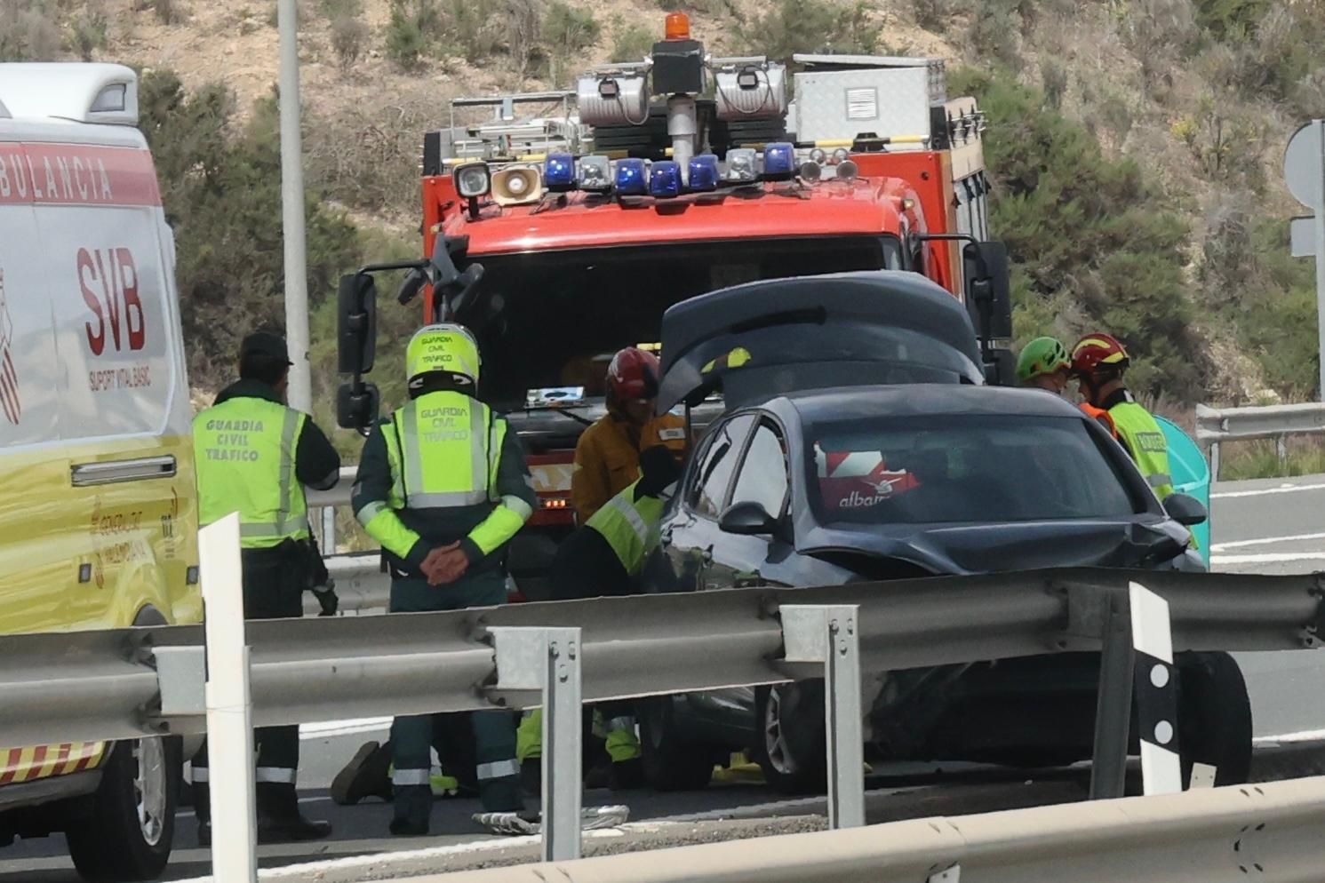 Aparatoso accidente en la A-31 en Monforte del Cid