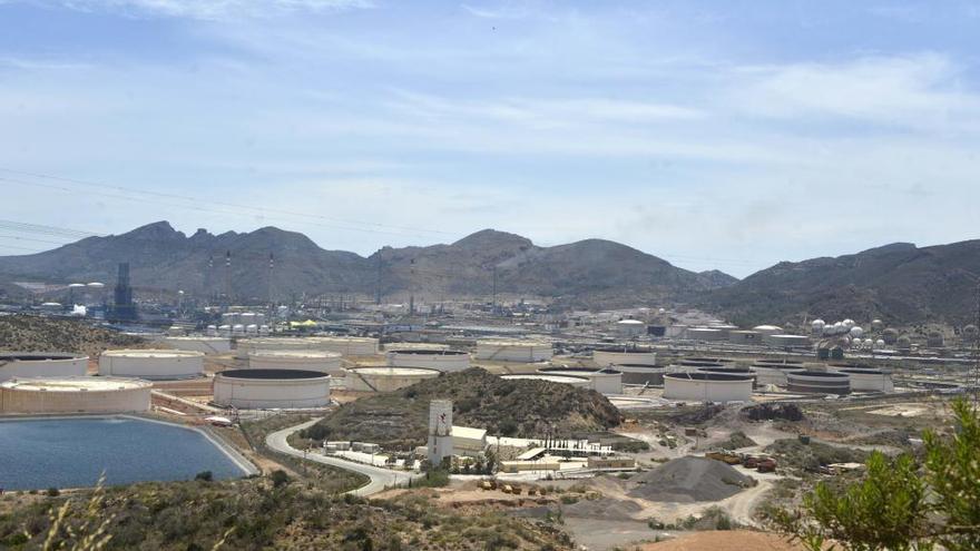 El Valle de Escombreras, en Cartagena, es uno de los grandes polos industriales.