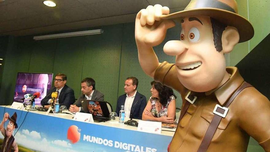 Julio Abalde, Xulio Ferreiro, Manuel Meijide y Mar Pereira, en la presentación ayer de Mundos Digitales.