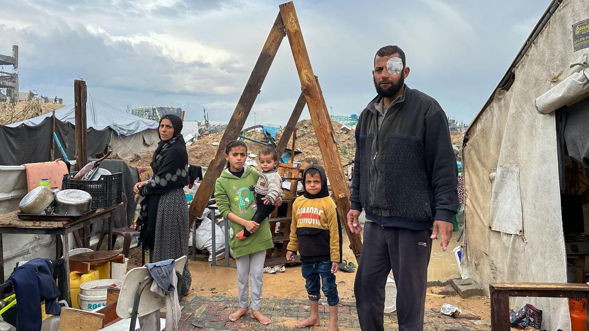 La frágil tregua y la llegada de las lluvias amargan la vuelta de los gazatíes desplazados