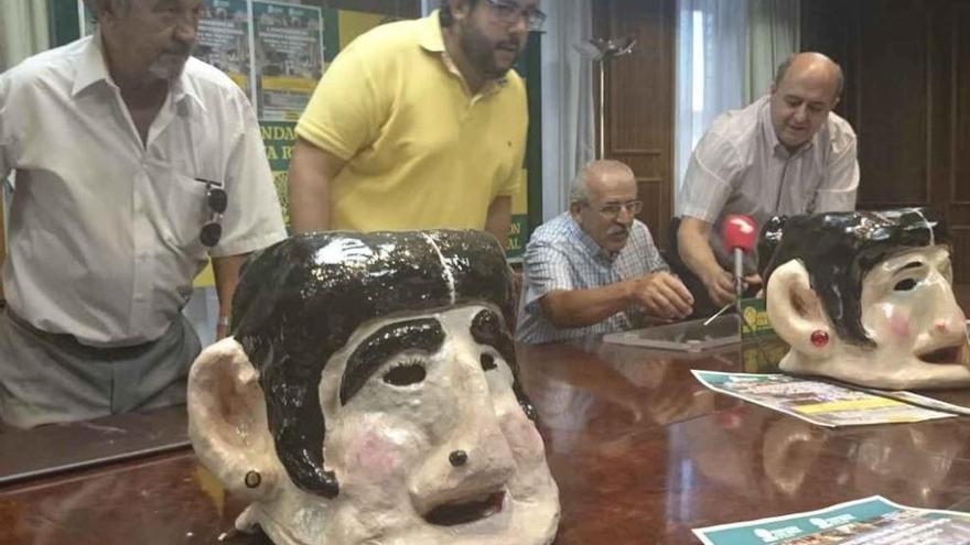 Presentación del I Encuentro de Gigantes y Cabezudos en Entrala.