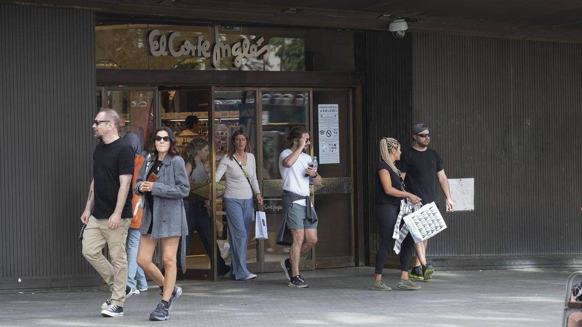 Primer domingo de tiendas abiertas en Barcelona en zonas turísticas