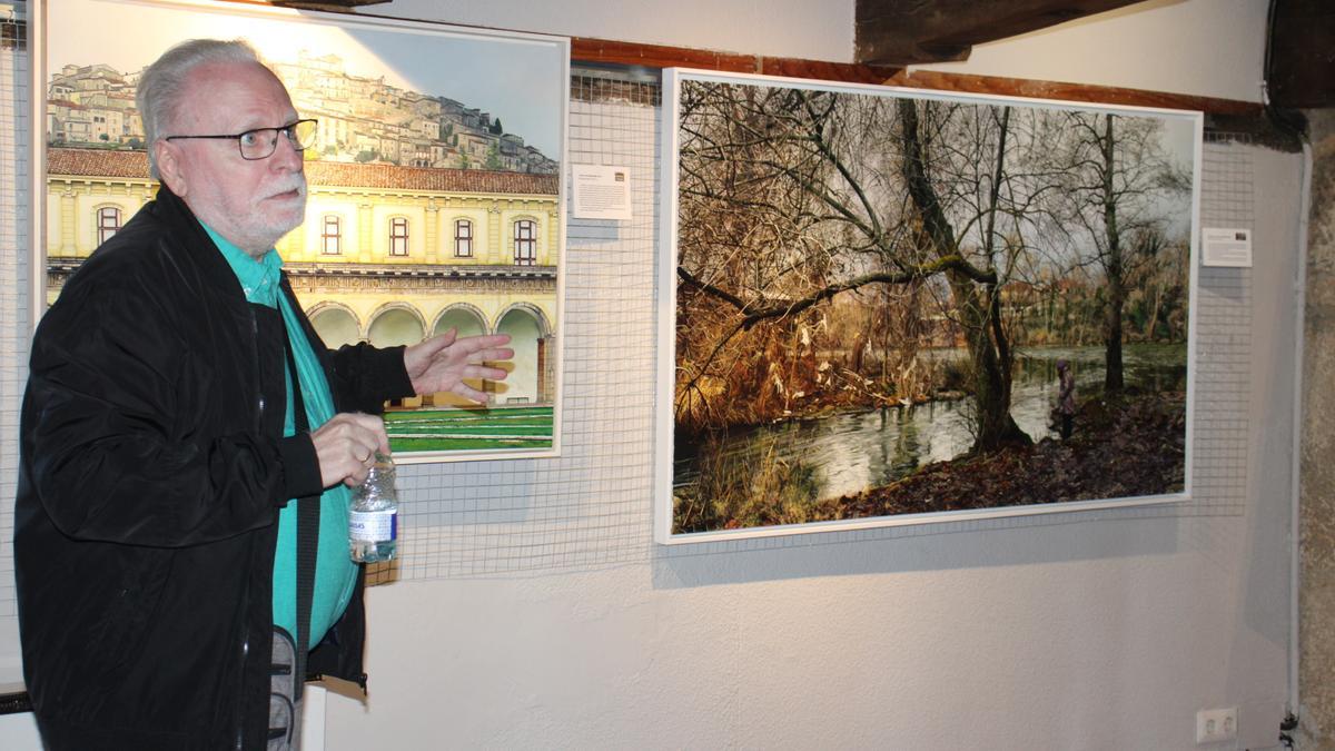 Báez Mezquita en la apertura de su exposición en Sanabria