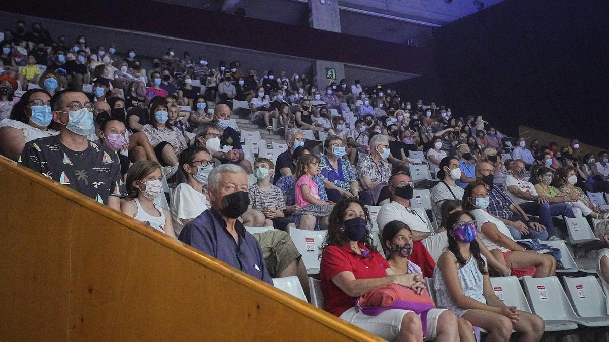 Els equilibris, el funambulisme i la doble roda de la mort, protagonistes de l'estrena del Festival del Circ de Girona