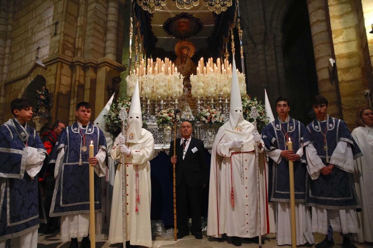 "La Borriquita," imagenes entrañables de una salida frustrada