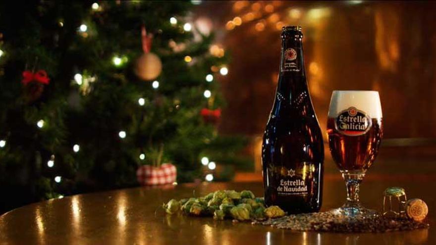 Estrella Galicia lanza una edición especial  de cerveza con motivo de la Navidad