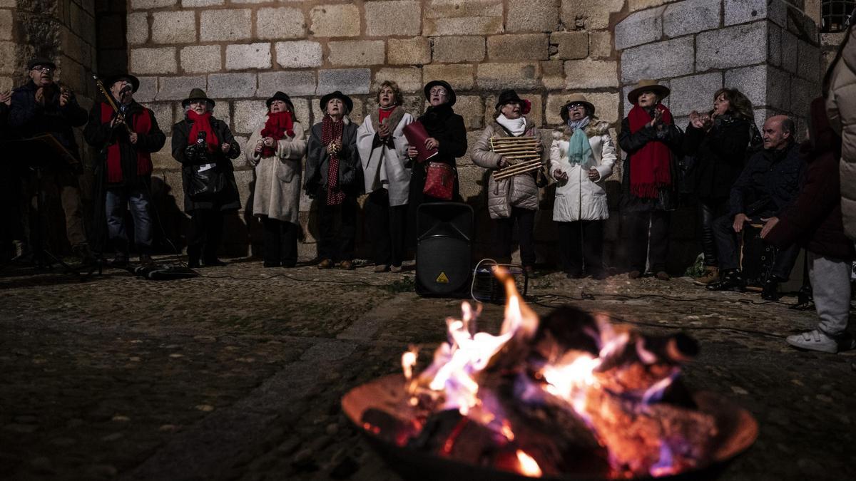 Galería | Así fue la cita en la plaza de Santiago de Cáceres