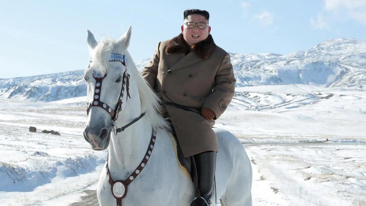 Kim Jong un montando a caballo