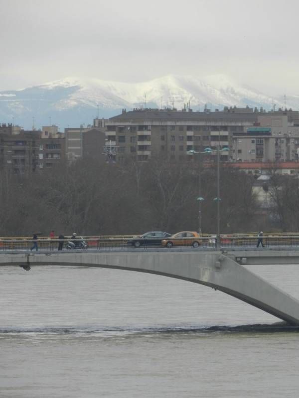 Fotogalería: El Ebro crece a su paso por Zaragoza