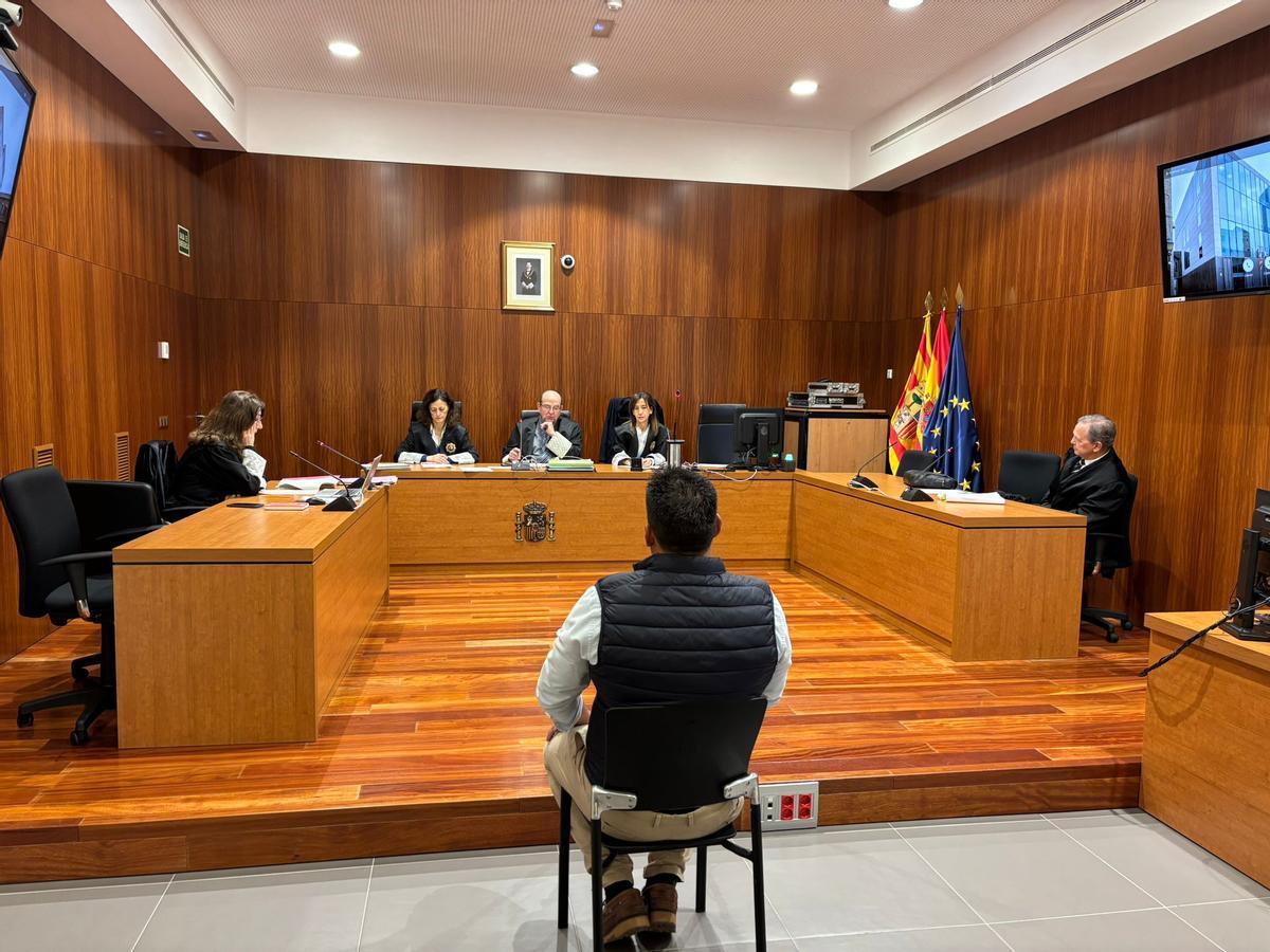 El acusado, J. A. S., en el juicio celebrado este lunes en la Audiencia Provincial de Zaragoza.