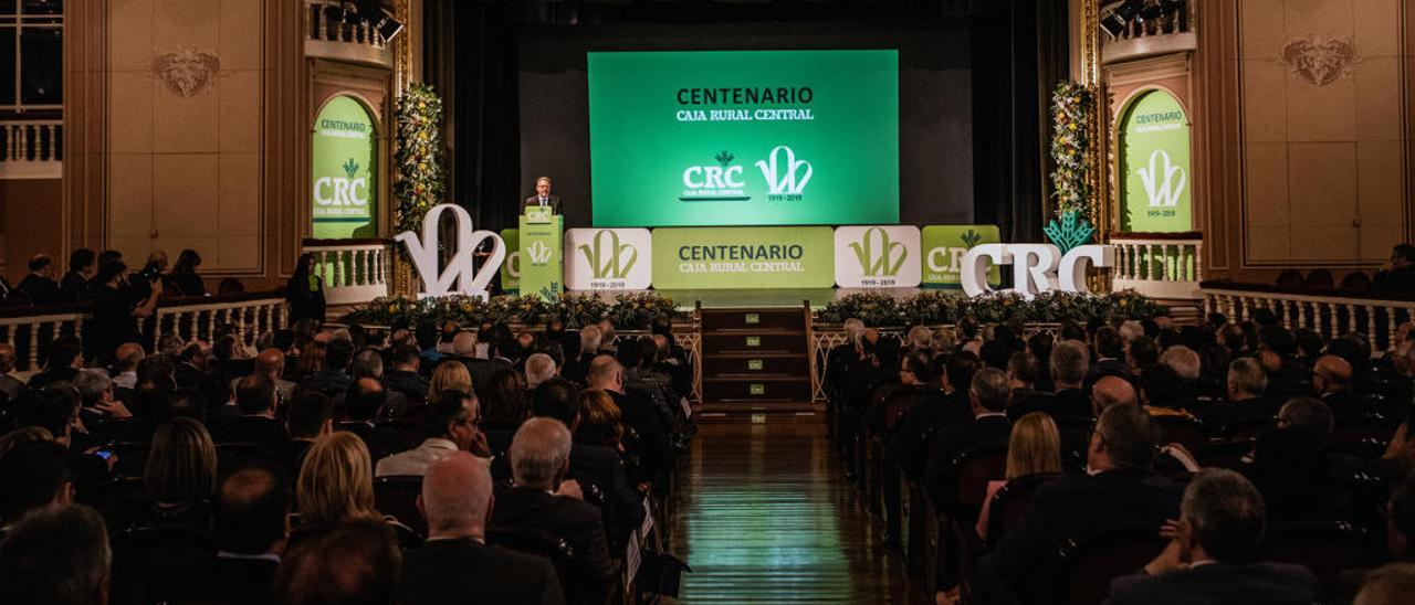 Un momento de la celebración del centenario de Caja Rural Central en el Teatro Circo de Orihuela.