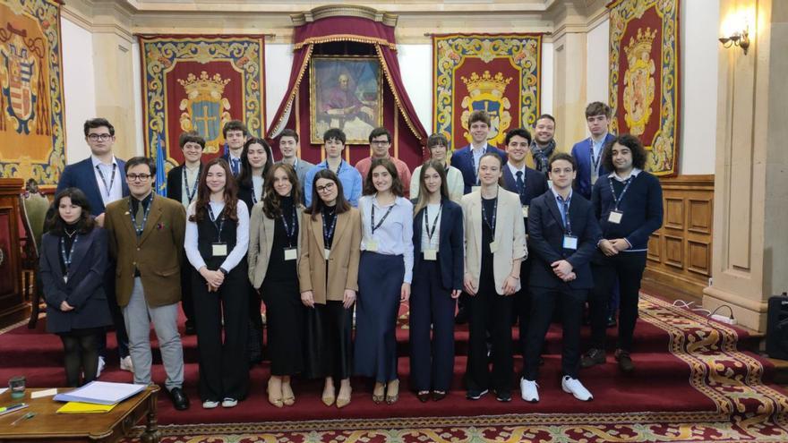 Integrantes de los equipos participantes en la Liga de Debate. | UNIVERSIDAD DE OVIEDO