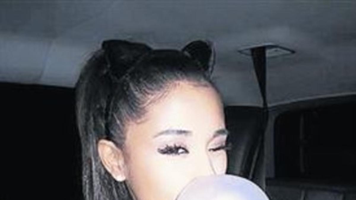 Ariana Grande triunfa con sus imitaciones a britney Spears, Shakira y Rihanna