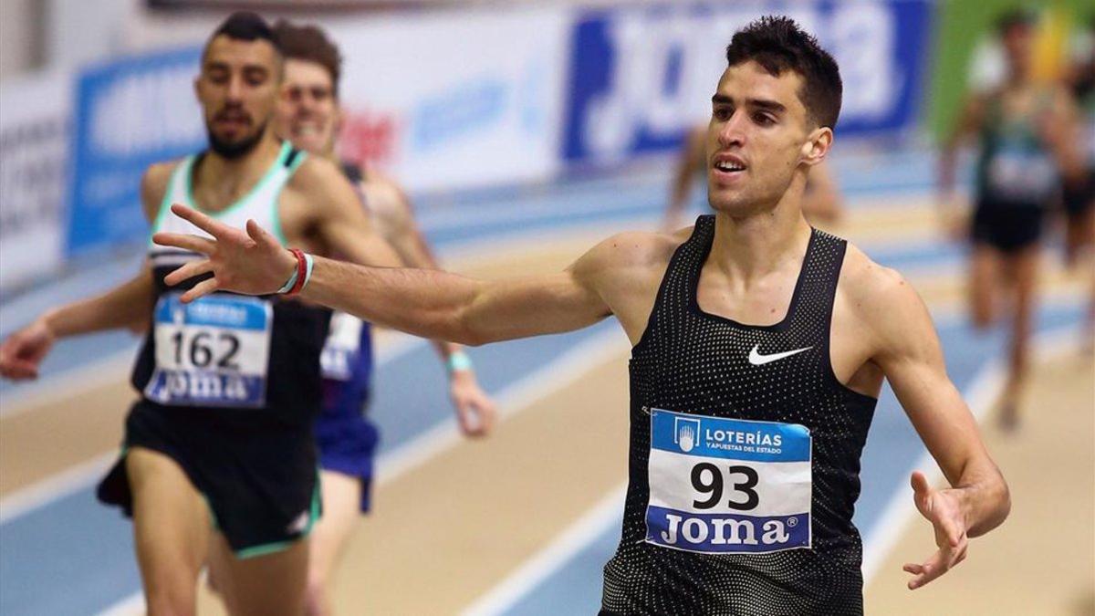 Jesús Gómez proclamándose Campeón de España de los 1.500 metros