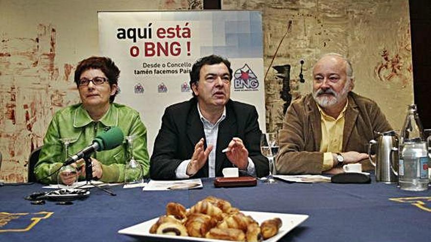 Mario López Rico, derecha, en un desayuno informativo en la campaña de 2007.