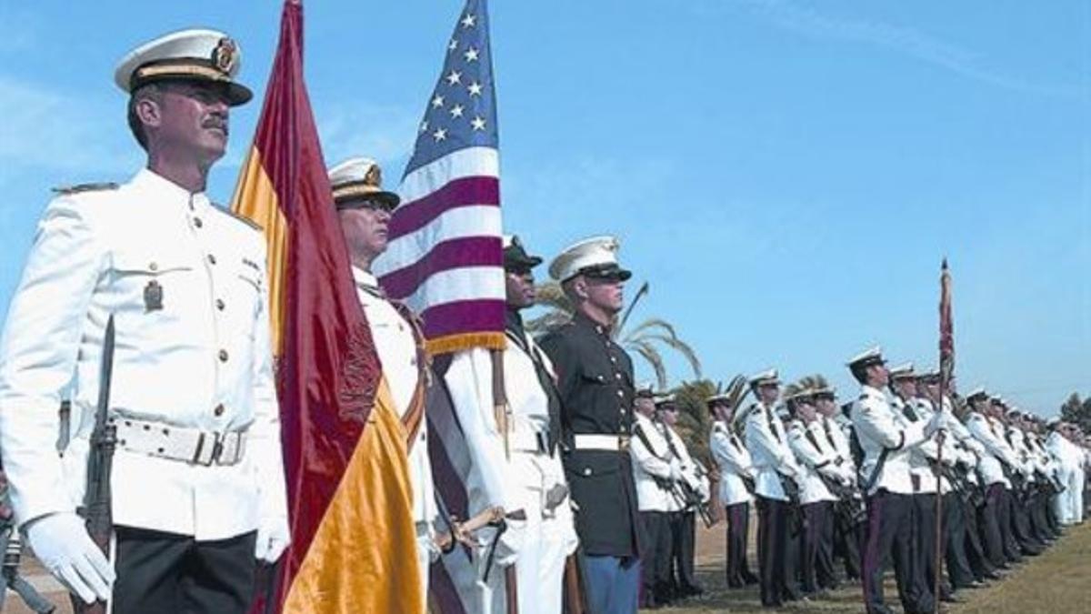 Celebración del 50º aniversario de la cooperación militar España-EEUU, en la base naval de Rota, en el 2003.