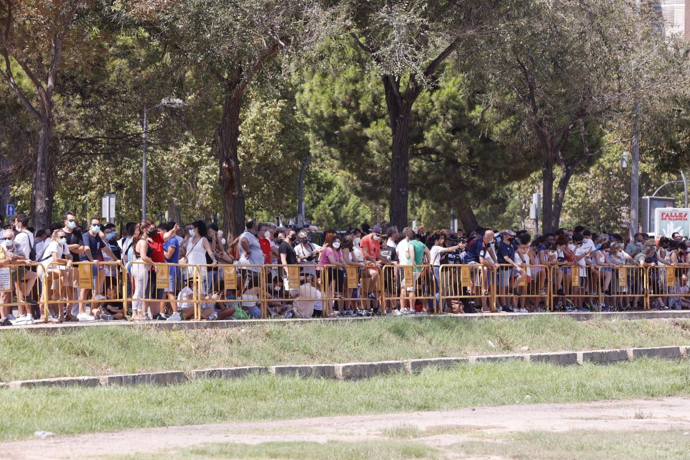 Llenazo en la última mascletà de las Fallas 2021