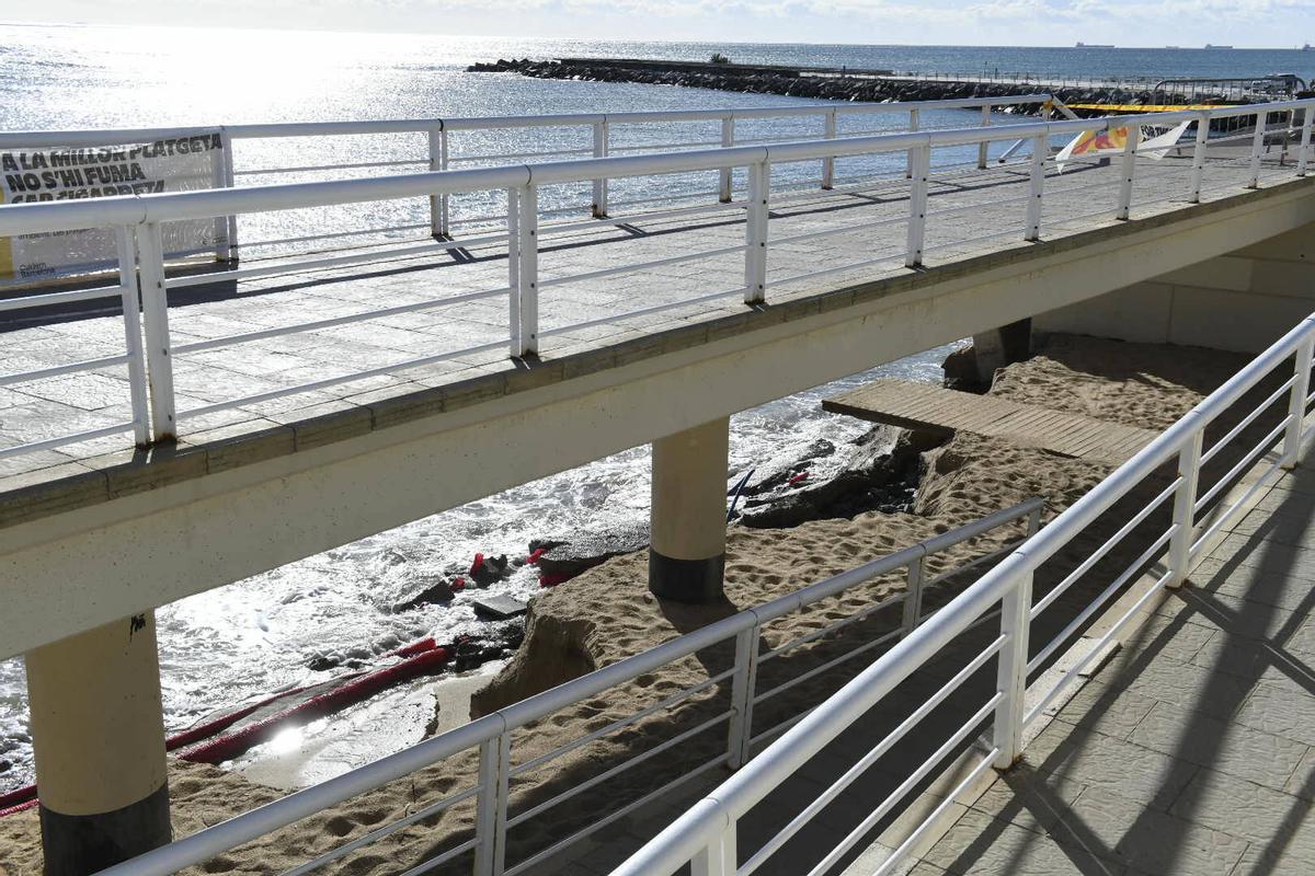 La playa de la Nova Marbella desaparece tras el temporal