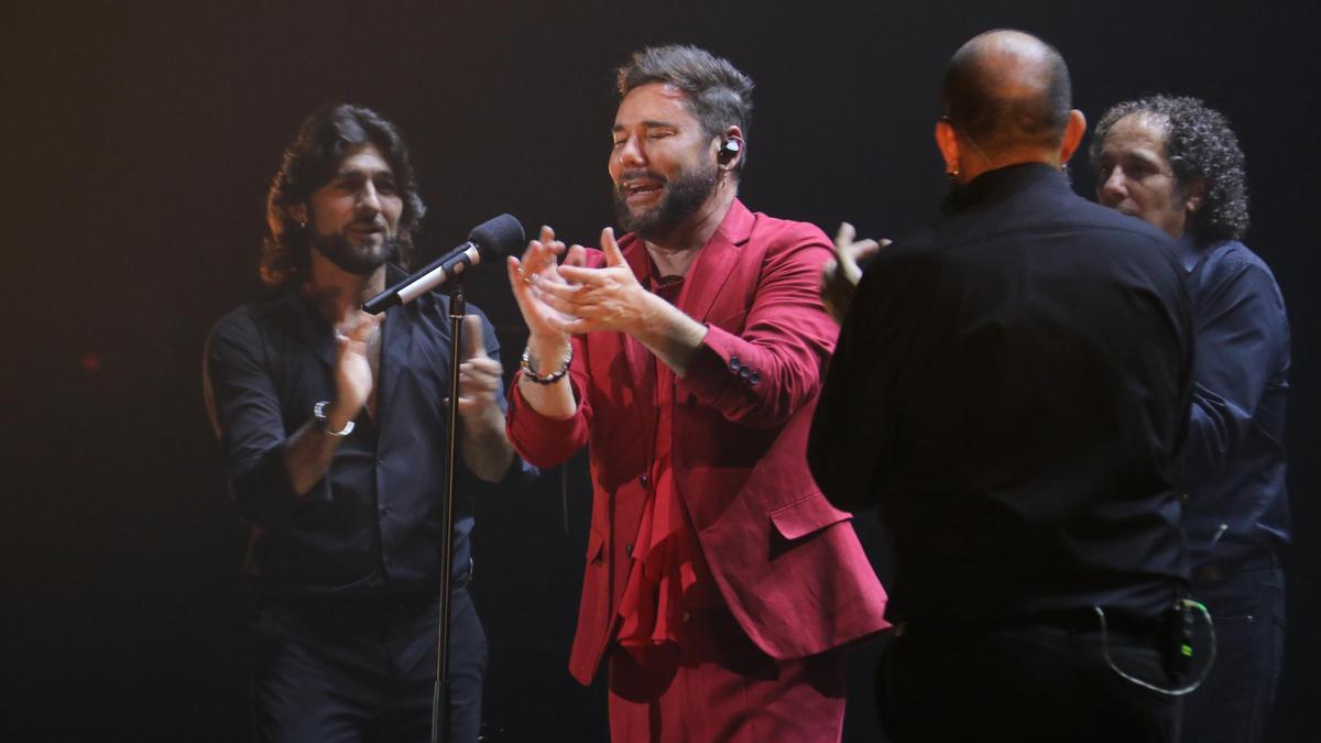 El cantant Miguel Poveda en un concert a l'Auditori del Fòrum de Barcelona