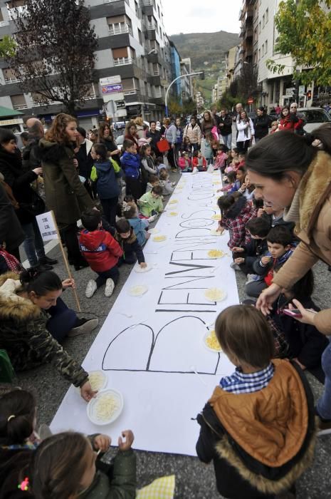 Protesta padres de alumnos de los colegios Liceo-Aniceto Sela