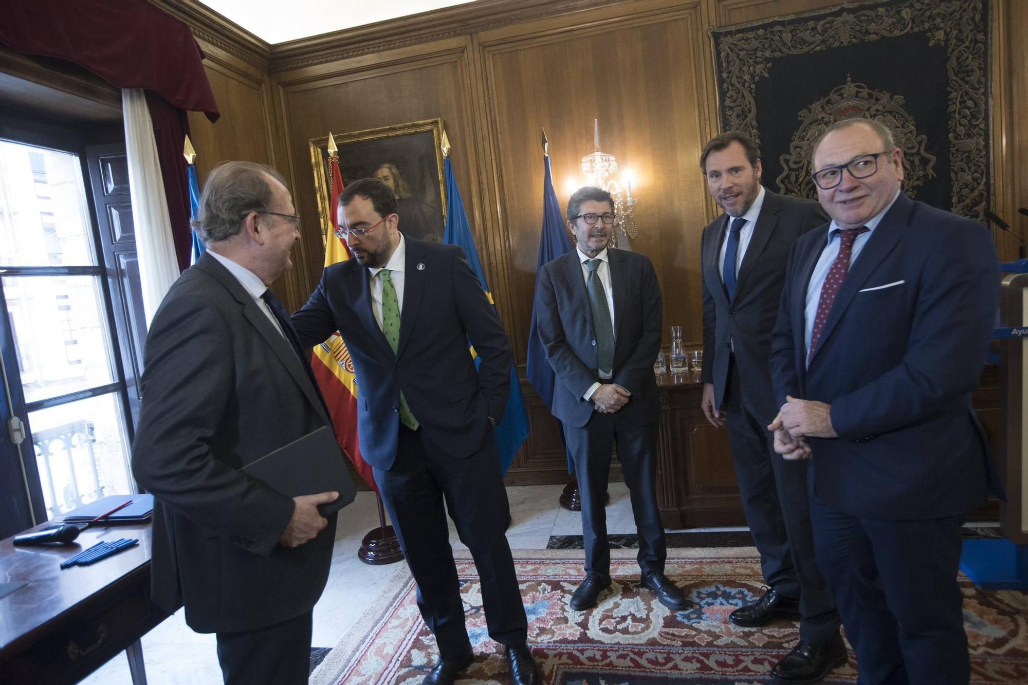 EN IMÁGENES: Así ha sido la visita a Avilés de Óscar Puente, ministro de Transportes y Movilidad Sostenible