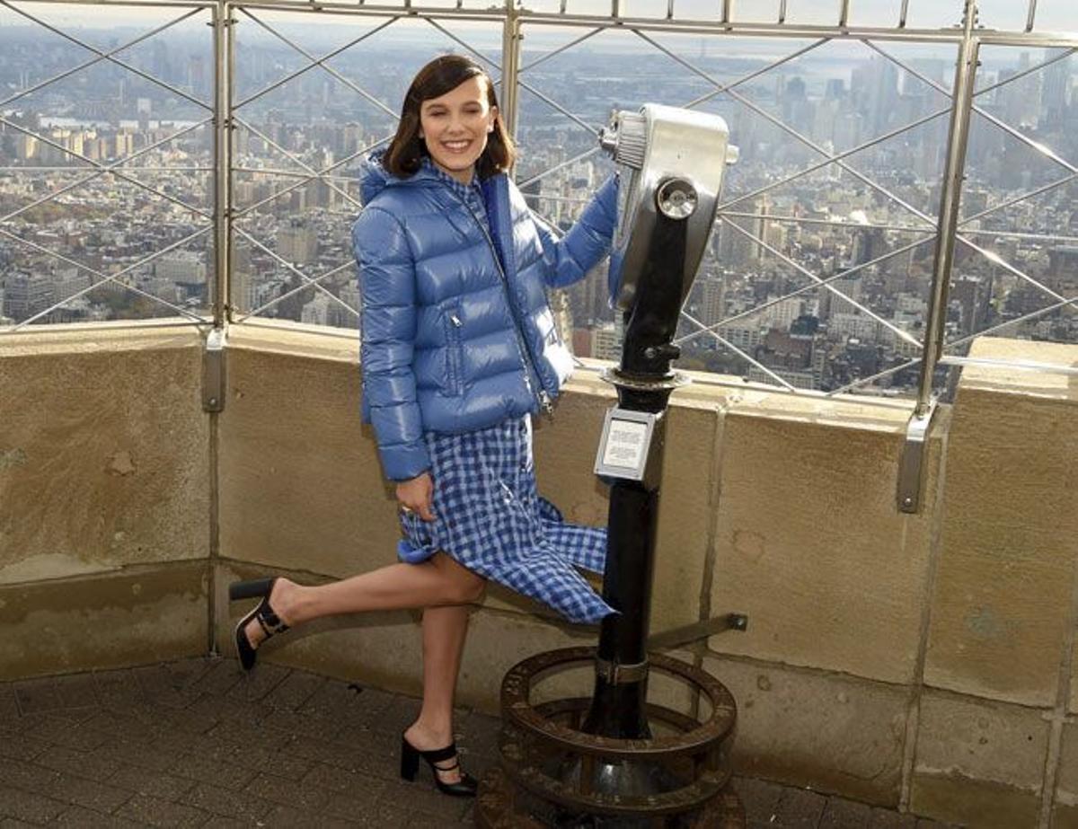 Millie Bobby Brown en lo alto del Empire State Building de Nueva York, en un acto de UNICEF