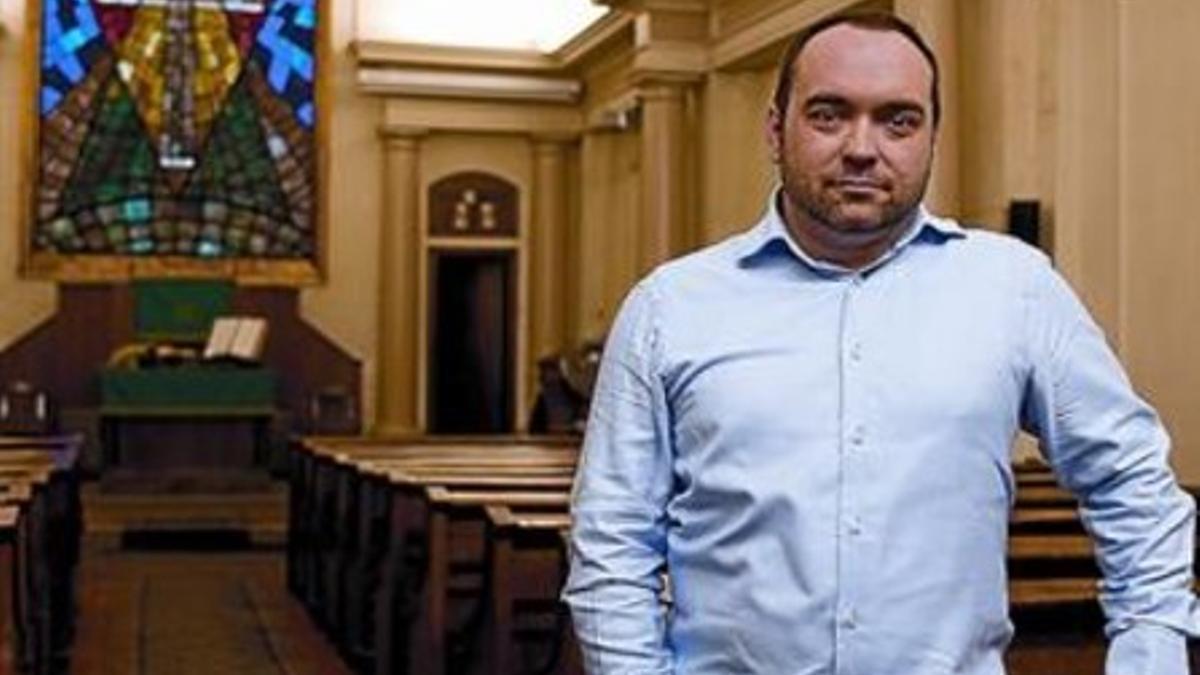 Ángel Llorent, en la Iglesia Envangélica en el Raval de Barcelona.