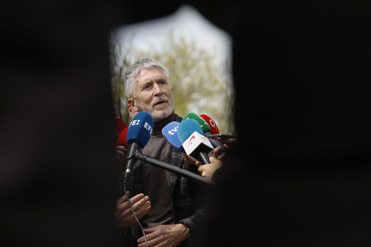 Interior ordena no multar a quienes posean o consuman drogas en vehículos estacionados.