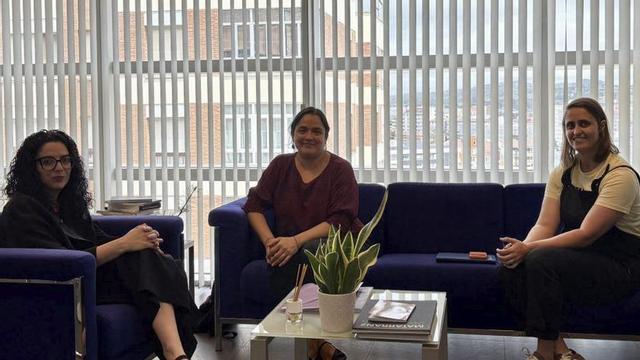 Por la izquierda Vanessa Gutiérrez, consejera de Cultura y Deporte, Paulina Guerrero, presidenta del Lobas y Manuela Ena, directora general de Deportes del Principado. |