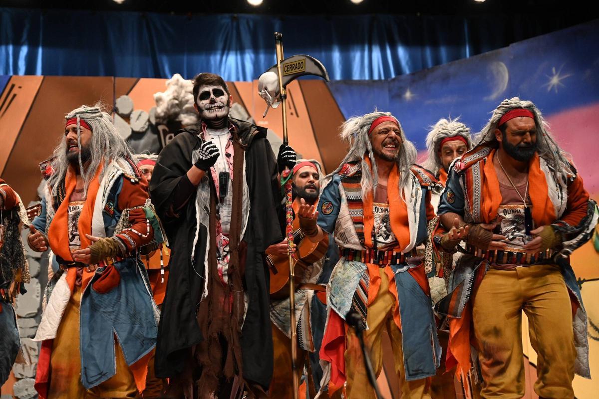 EN IMÁGENES | La murga Yo no salgo, 20 años en el Carnaval de Badajoz