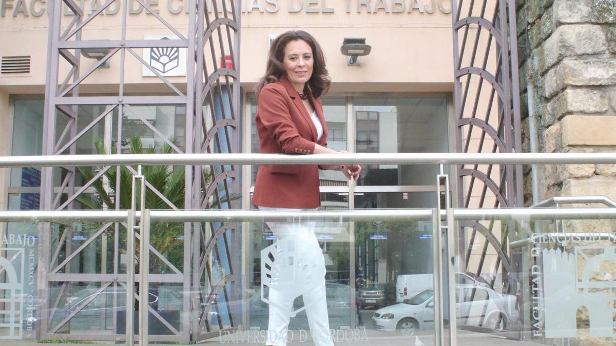 La decana de Ciencias del Trabajo, Nuria Ceular, pone el foco en la empleabilidad de su estudiantado.