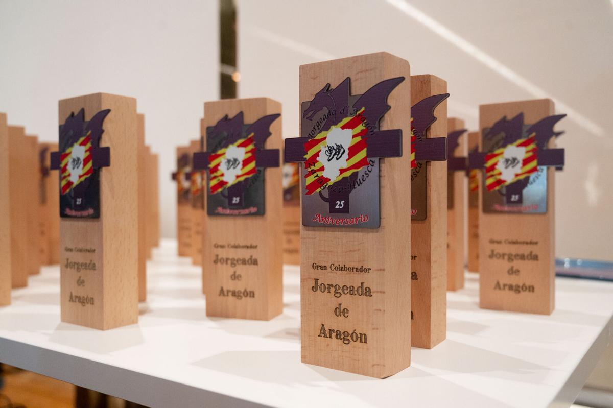 La entrega de premios a jorgeadores, patrocinadores, instituciones y medios de comunicación se ha celebrado este miércoles con la presencia de la alcaldesa de Zaragoza, Natalia Chueca.