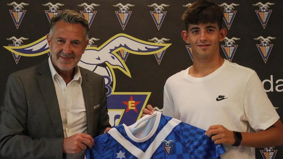 Sergio Romero sube al primer equipo del Badalona