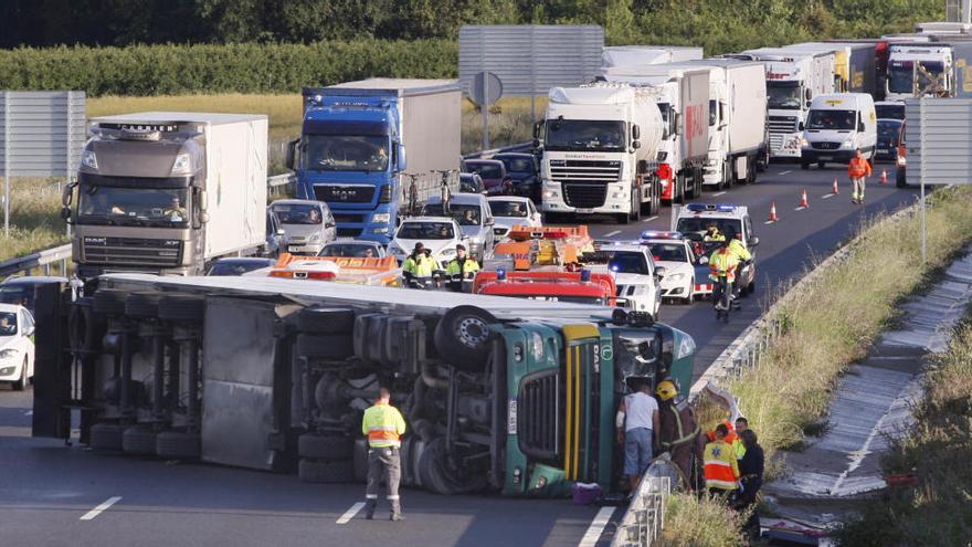 Bolca un camió a l&#039;AP-7